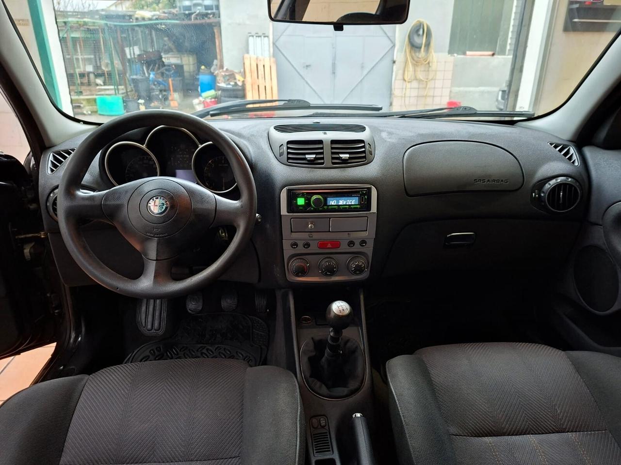 Alfa Romeo 147 5p 1.9 jtd Distinctive 115cv, adatta a neop.