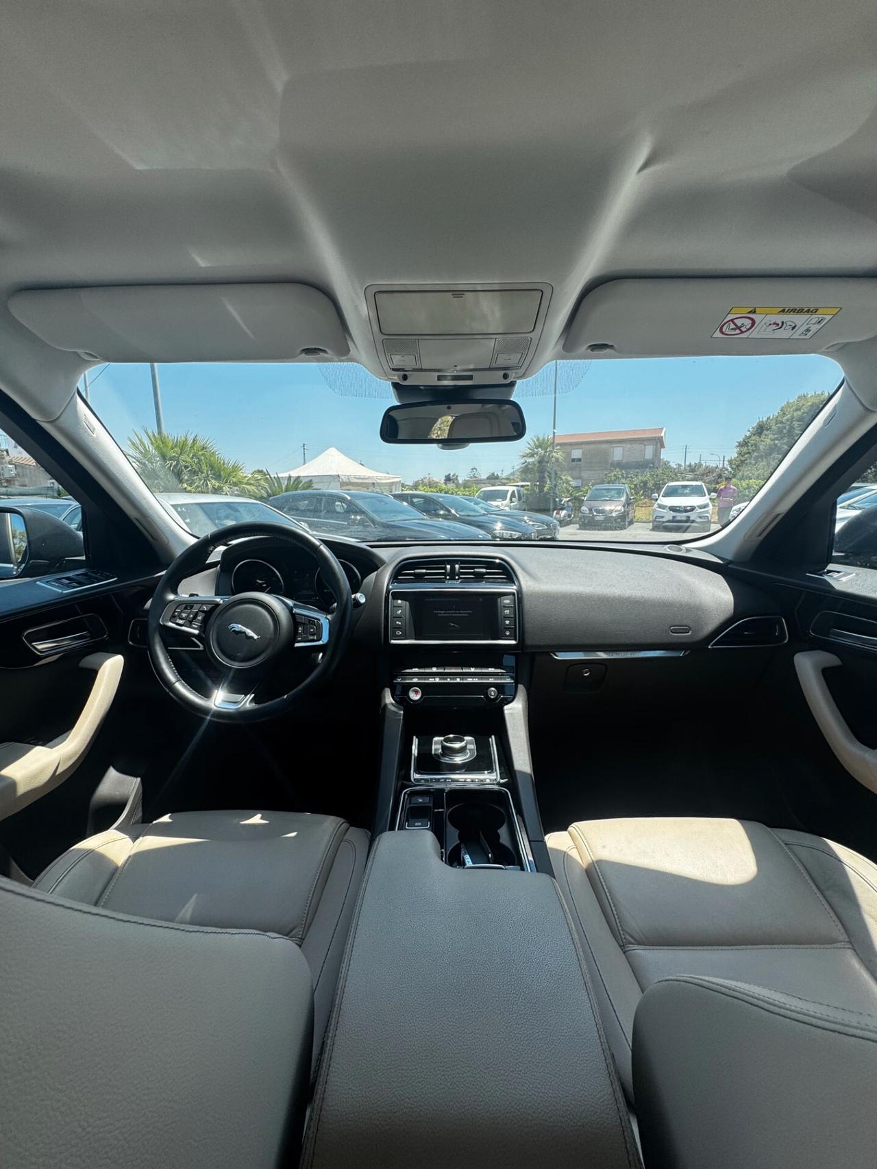 Jaguar F-Pace 2.0 D 180 CV AWD Prestige