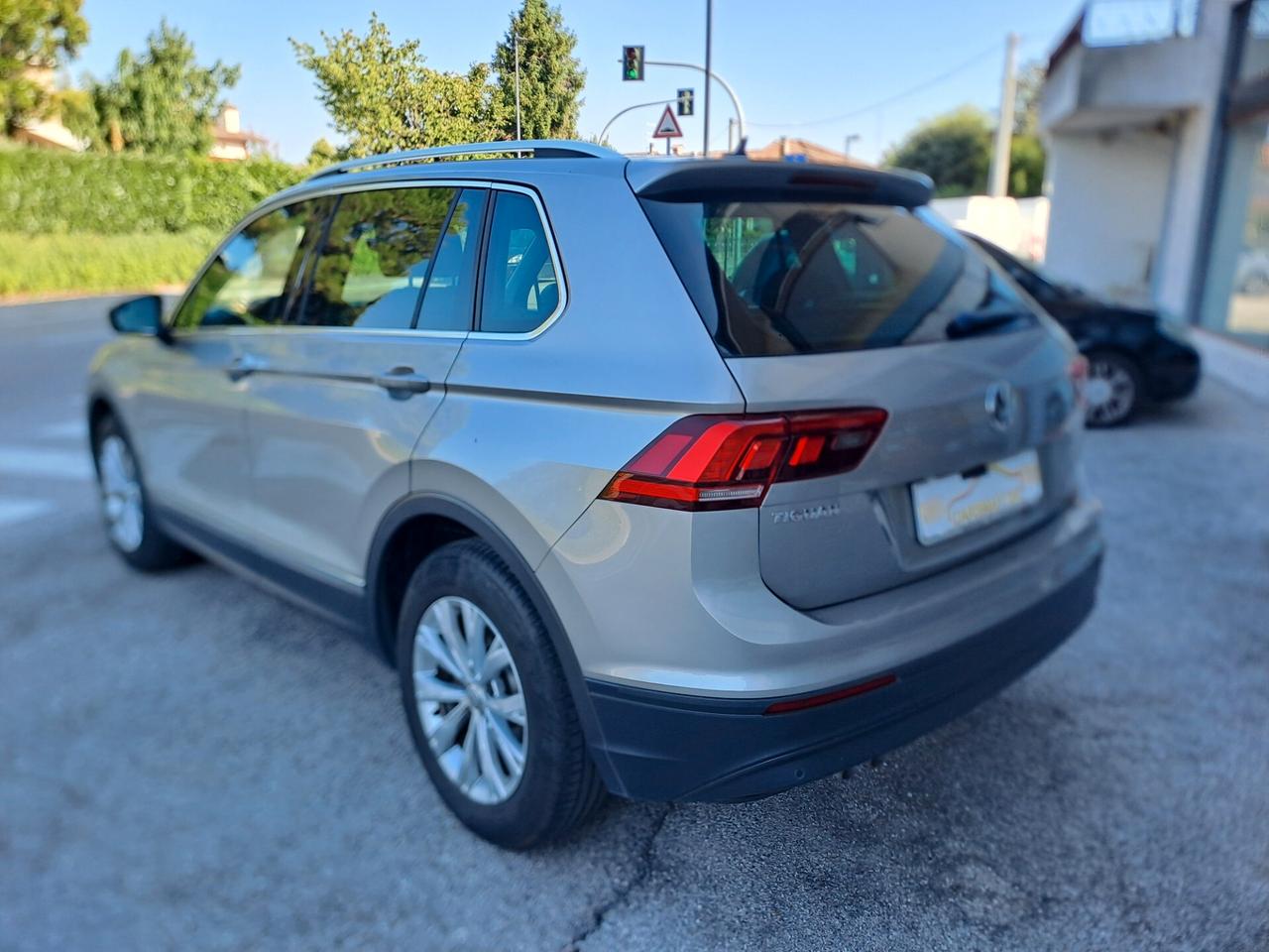 Volkswagen Tiguan 2.0 TDI SCR DSG Business BlueMotion Technology