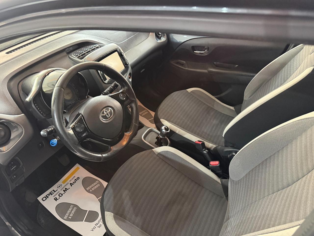 Toyota Aygo 1.0 VVT-i 72 CV 5 porte x-play MMT