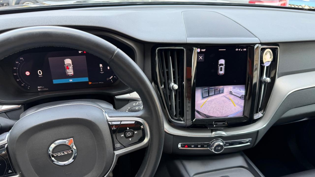 Volvo XC 60 XC60 B4 (d) automatico Plus Dark