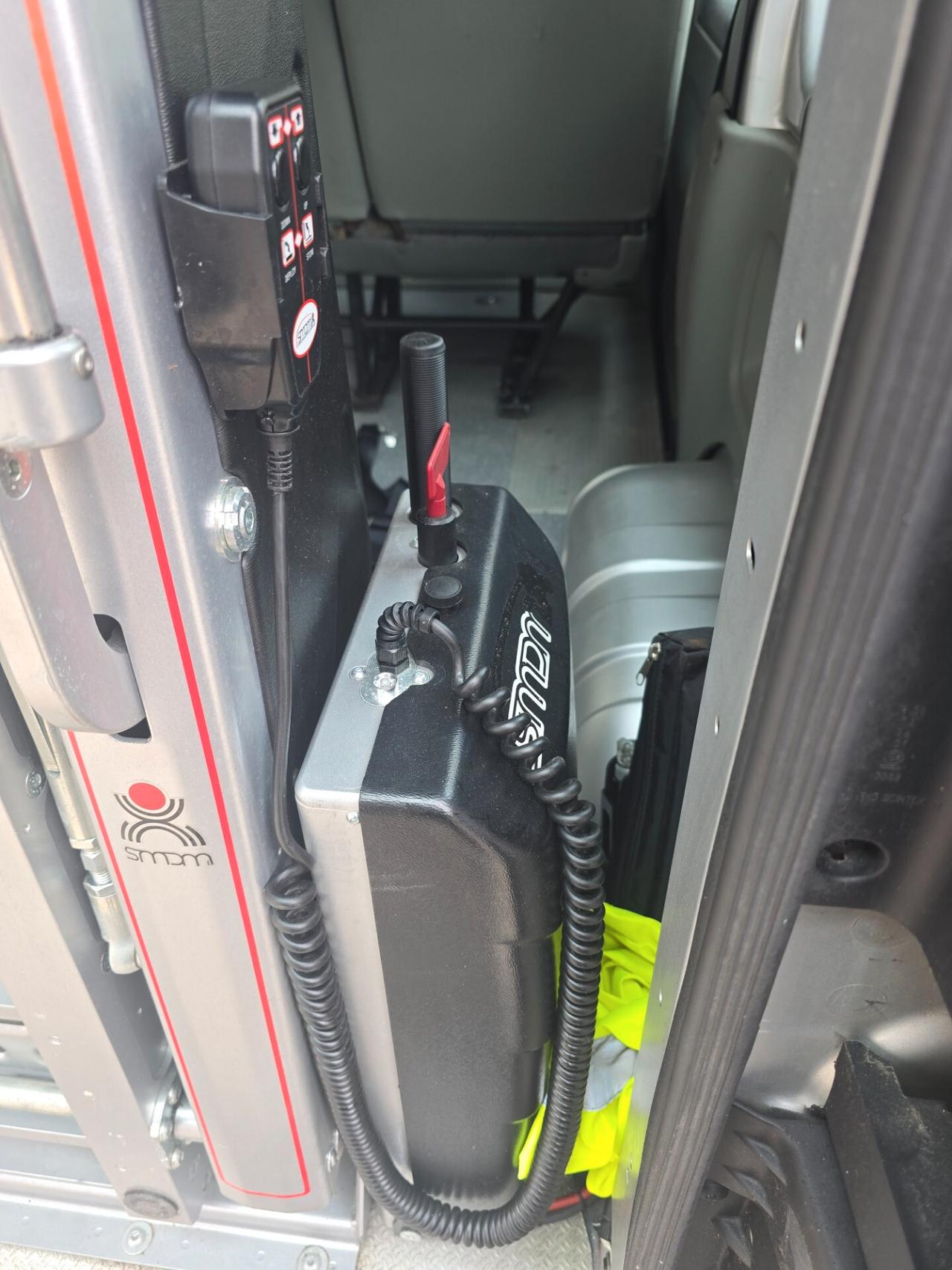 Nissan Primastar C29 6 Posti + Sollevatore idraulico per Carrozzina