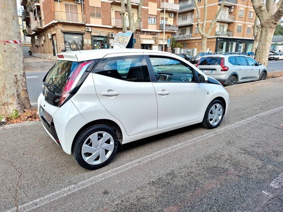 Toyota Aygo 1.0 5P X-PLAY AUTOMATICA UNIPRO' OK NEOPATENTATI