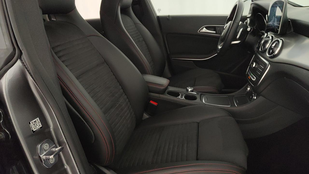 Mercedes-Benz CLA Shooting Brake 200 d Premium 4matic auto FL