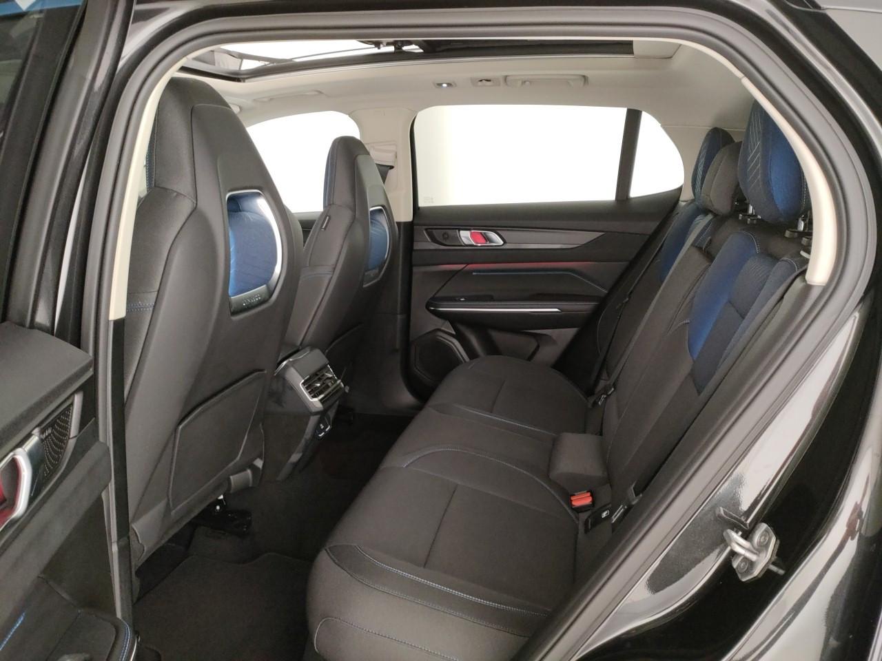 Lynk & Co 01 1.5 td phev auto