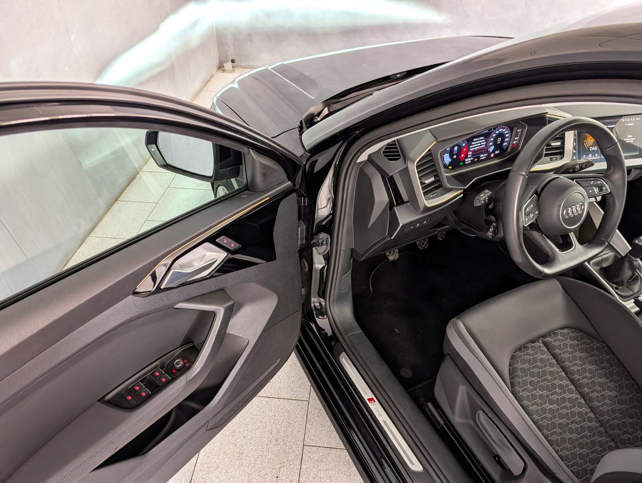 Audi A1 30 TFSI 116cv Adrenalin Black Edition S line