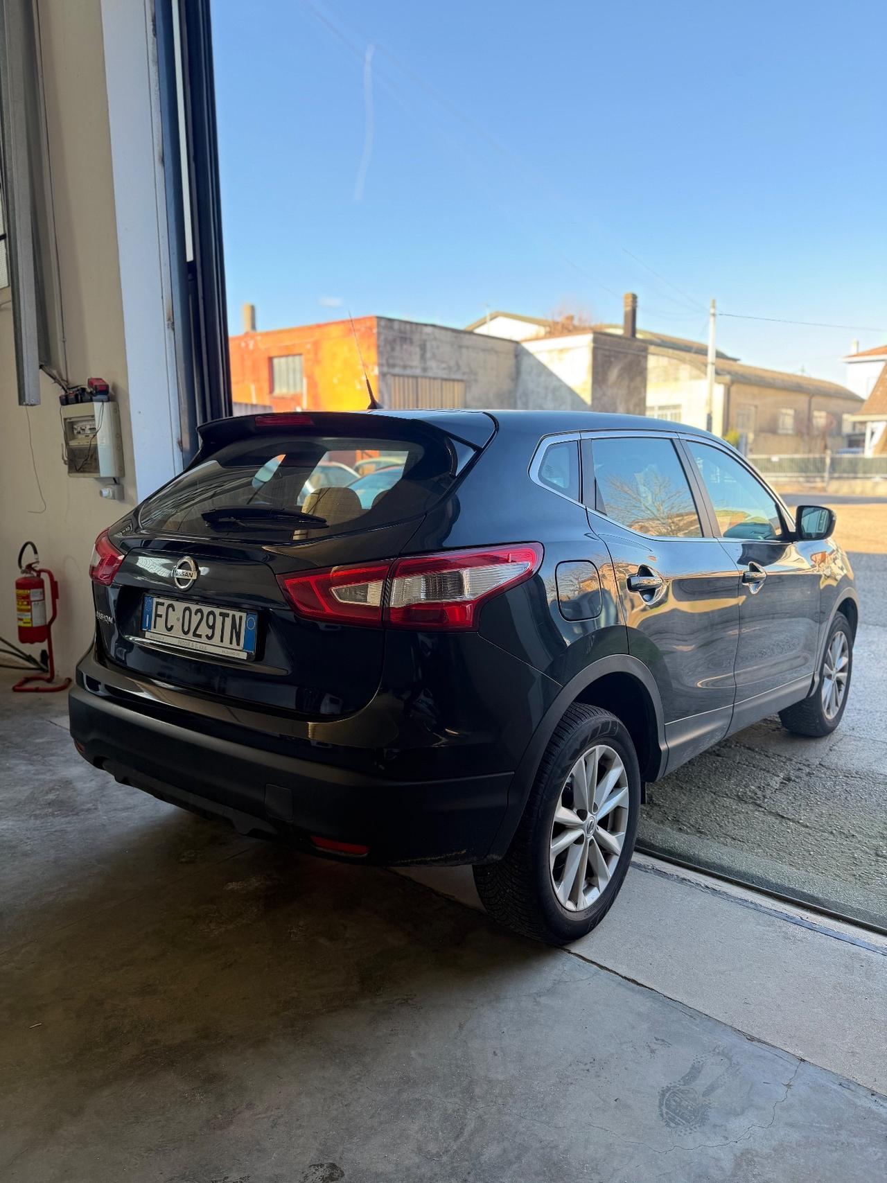 Nissan Qashqai 1.6 dCi 4WD Black Edition