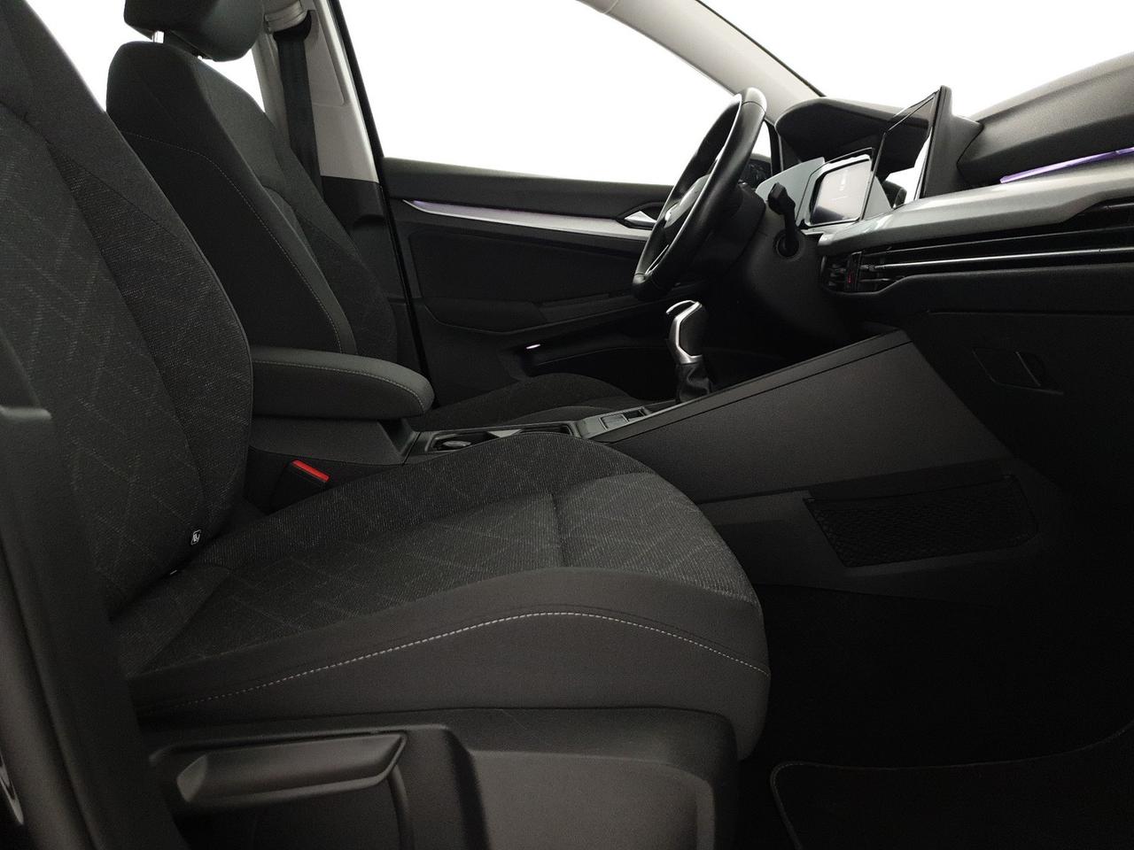 Volkswagen Golf 1.5 tgi life 130cv