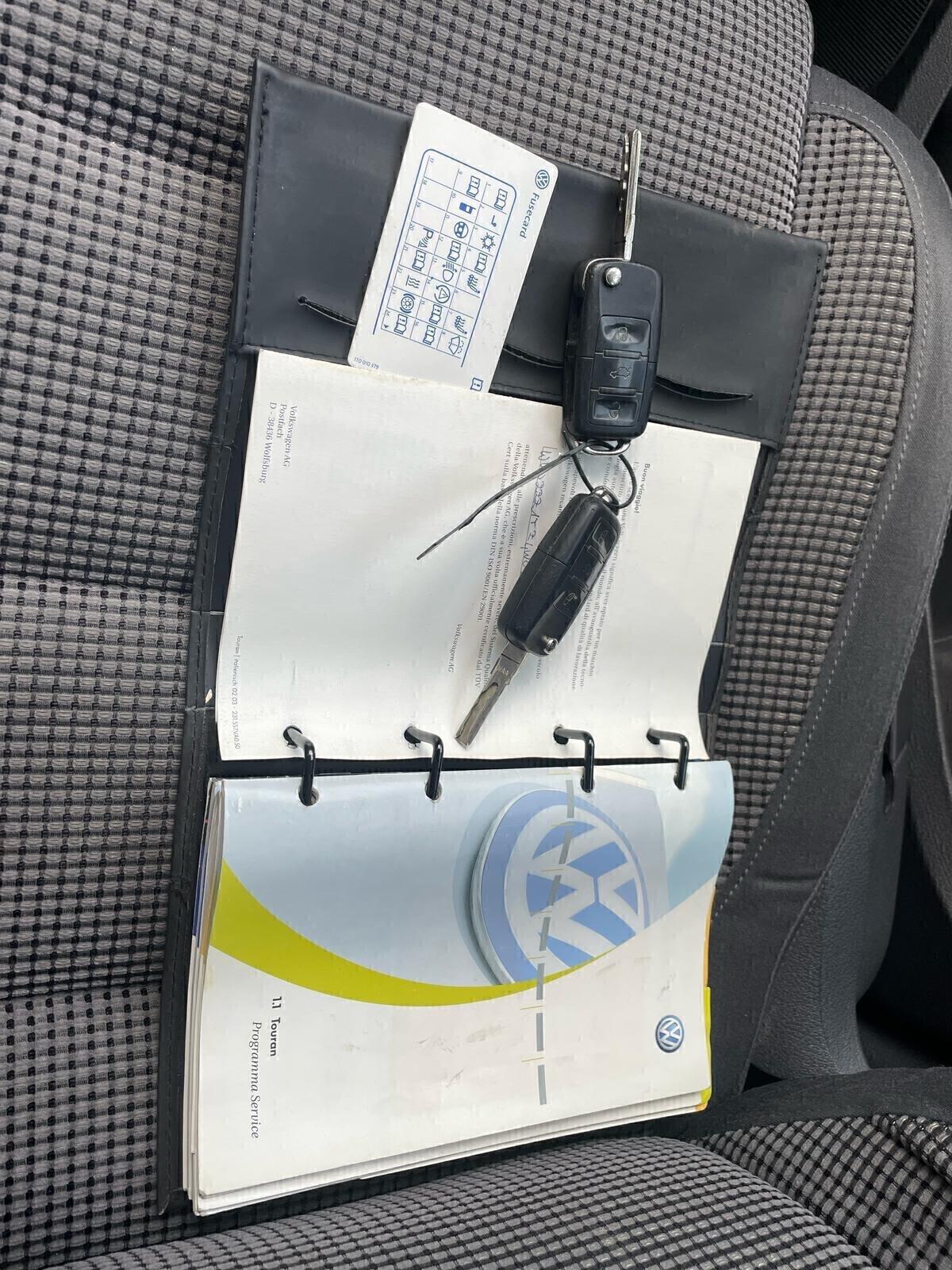 Volkswagen Touran 1.6 16V FSI Highline UNI.PRO 12 MESI GARANZIA