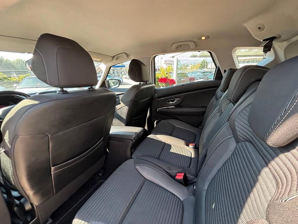 Renault Scénic Blue 120 CV 2019 / 185.000 KM Tua a soli 79 Euro al mes e condizioni pari al nuovo