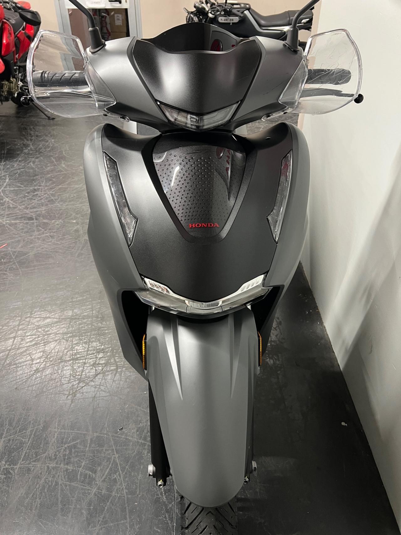 Honda SH 350 Sport