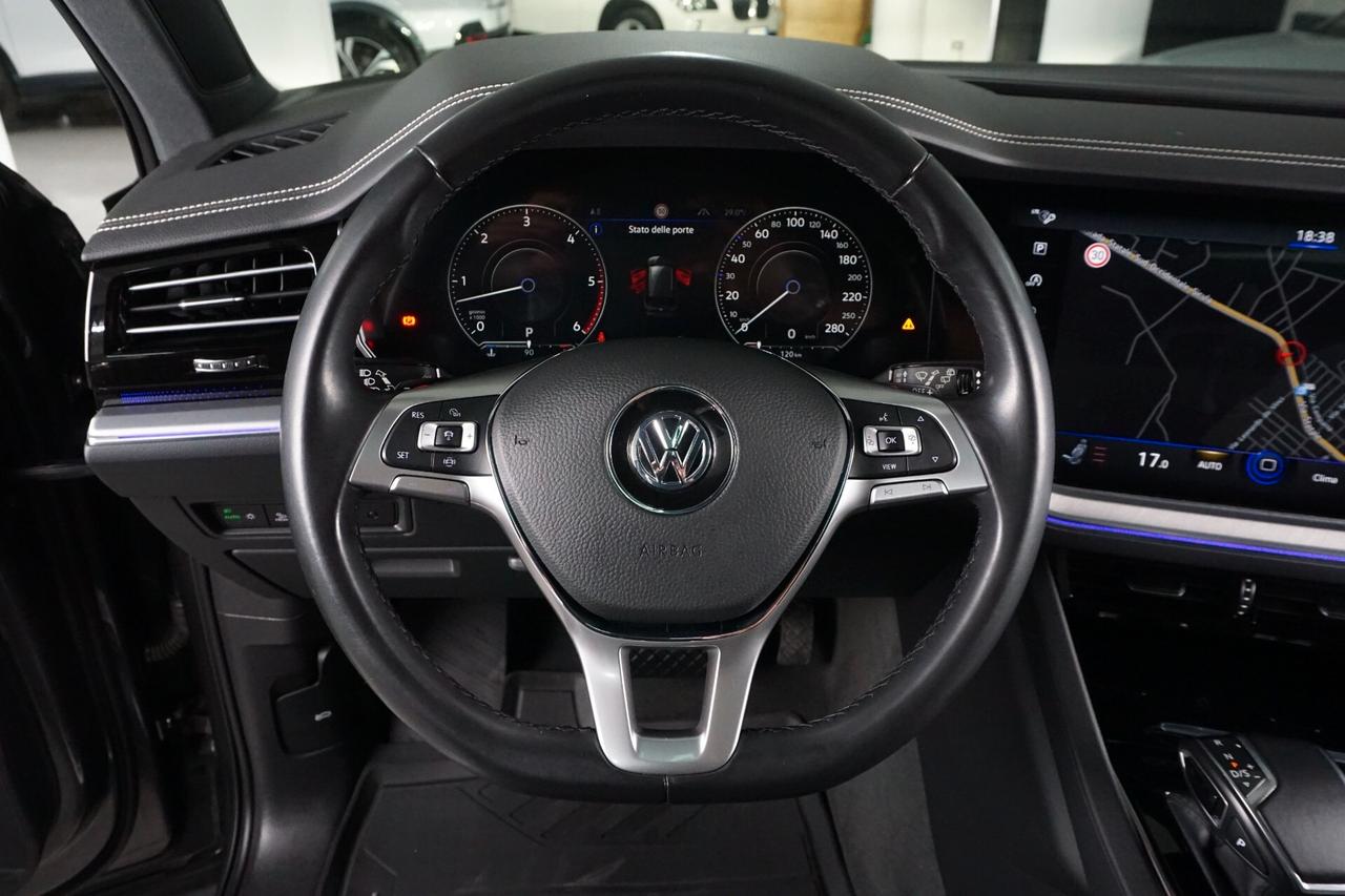 Volkswagen Touareg 3.0 V6 TDI SCR Black Style R Line