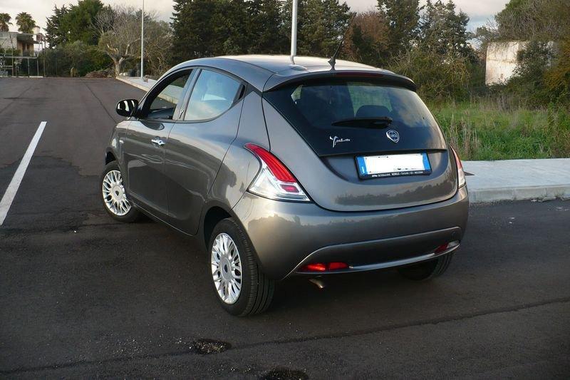 Lancia Ypsilon Ypsilon 1.2 69 CV 5 porte Silver