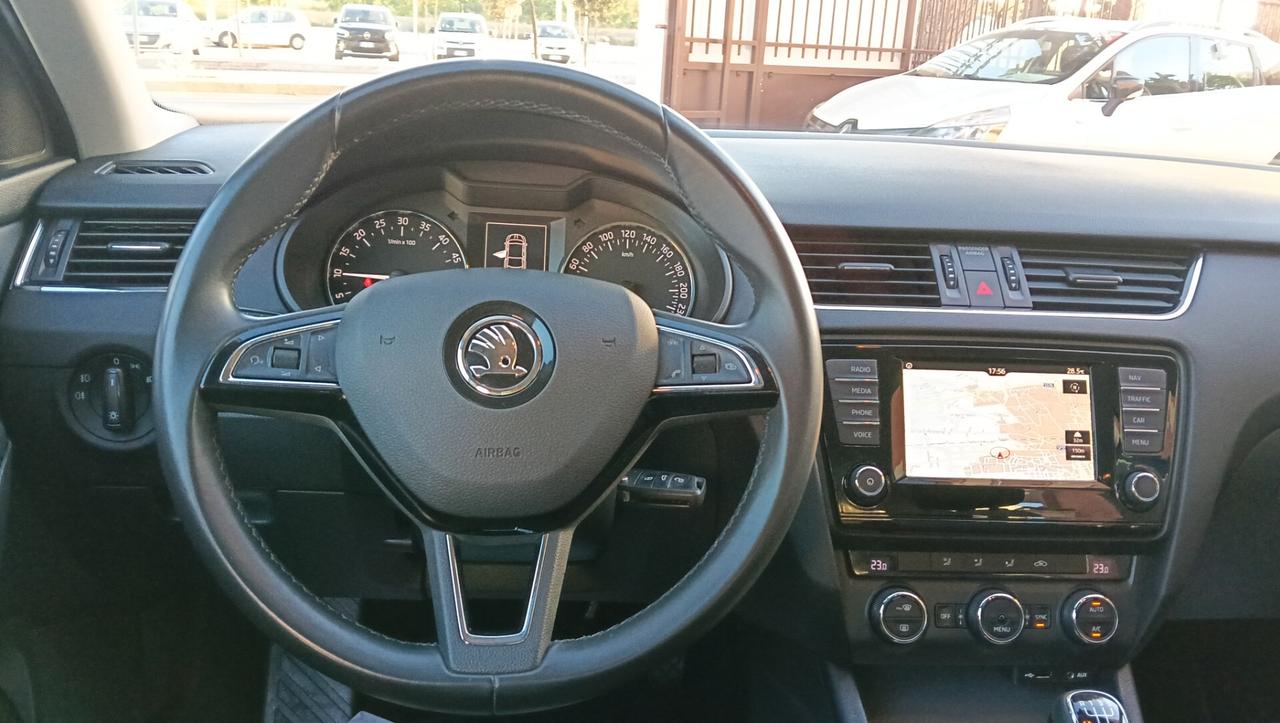 SKODA OCTAVIA BERLINA NAVI -PREZZO PROMO!