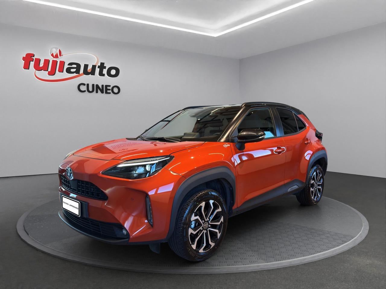 Toyota Yaris Cross 1.5h Orange Edition fwd 116cv
