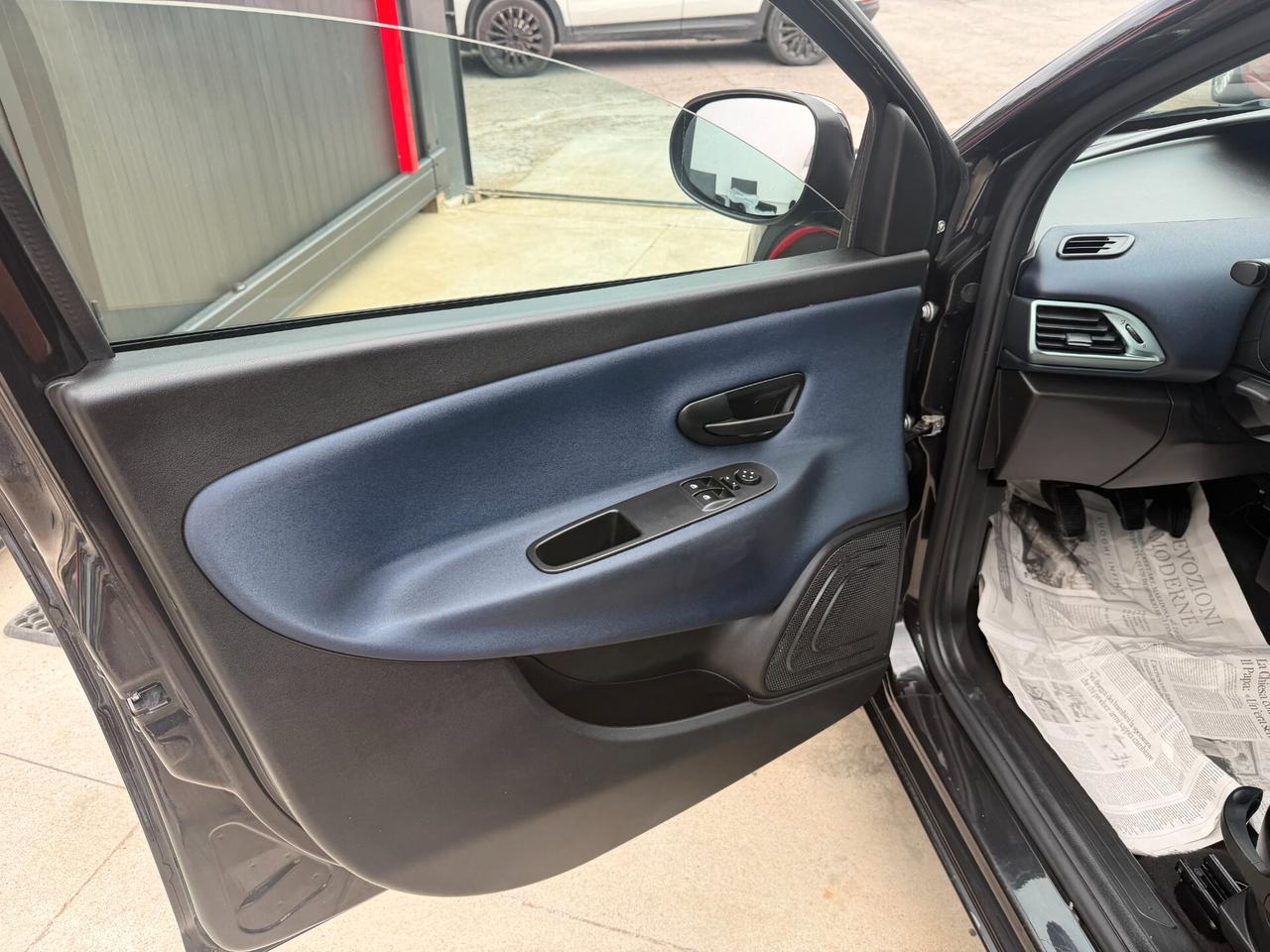 Lancia Ypsilon 1.0 FireFly 5 porte S&S Hybrid Gold Plus
