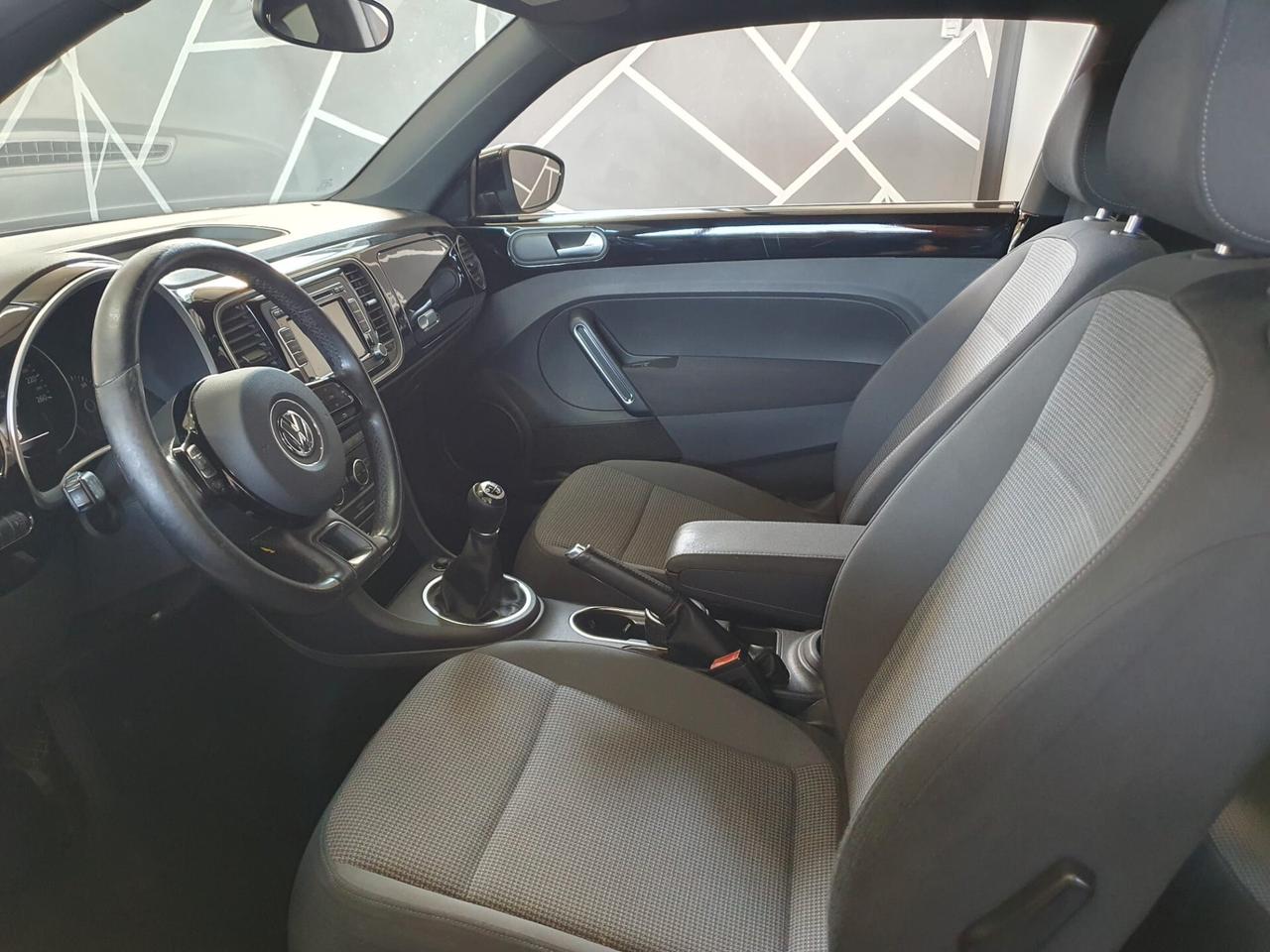 Volkswagen Maggiolino 1.6 TDI Design NEOPATENTATI