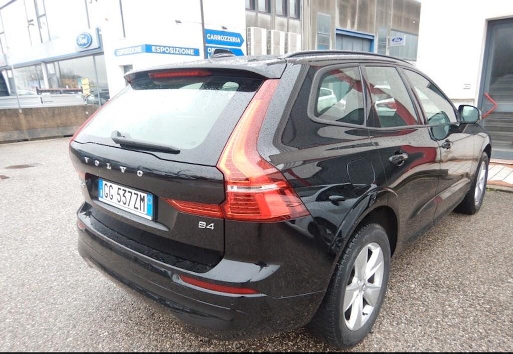 VOLVO XC60 2.0D 197CV B4 (D) GEARTRONIC MOMENTUM ( FARI LED - COCKPIT - NAVI - SENSORI POST. - CERCHI 18 )