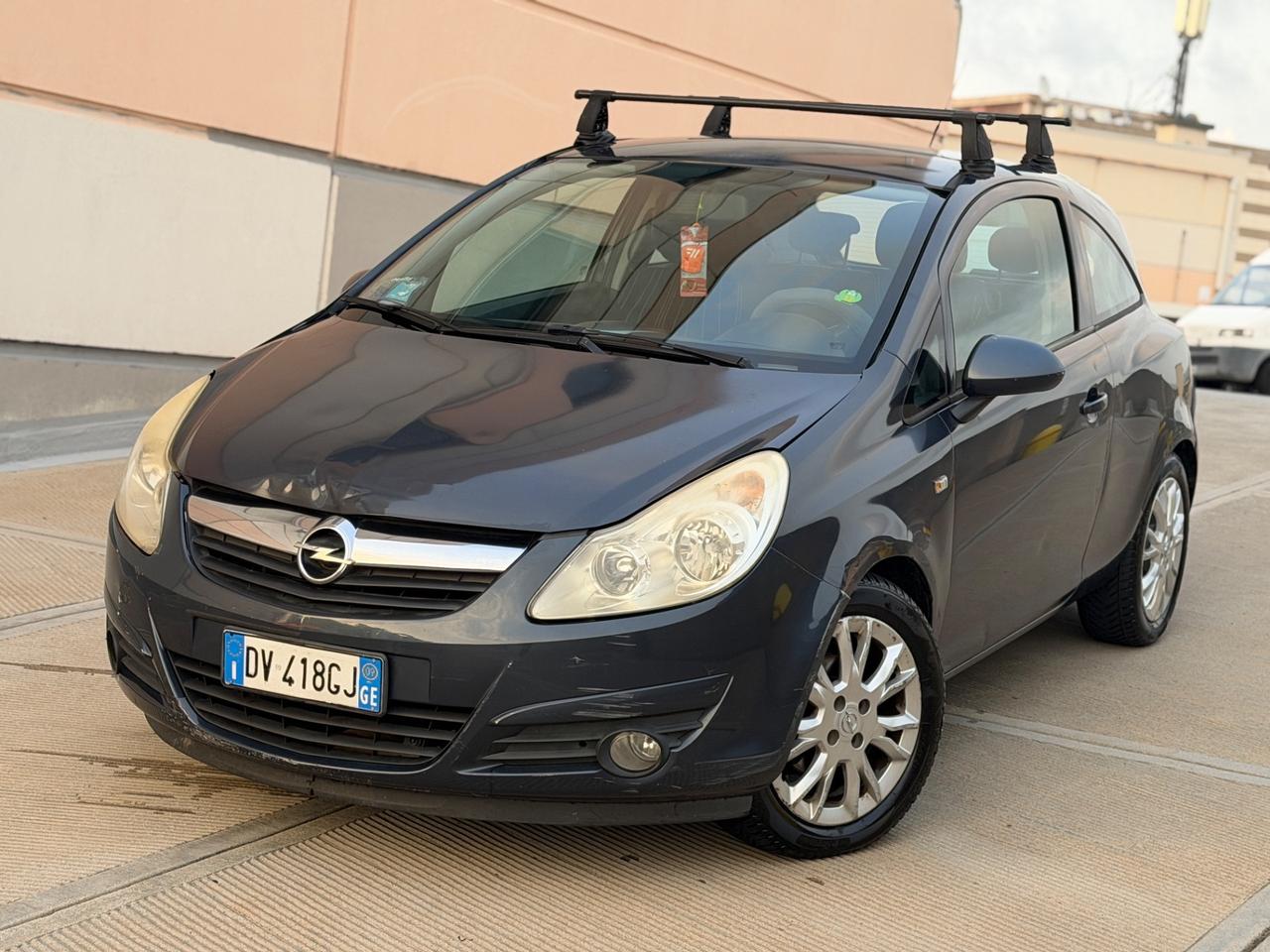 Opel Corsa 1.2 benzina 2009 leggere descrizione