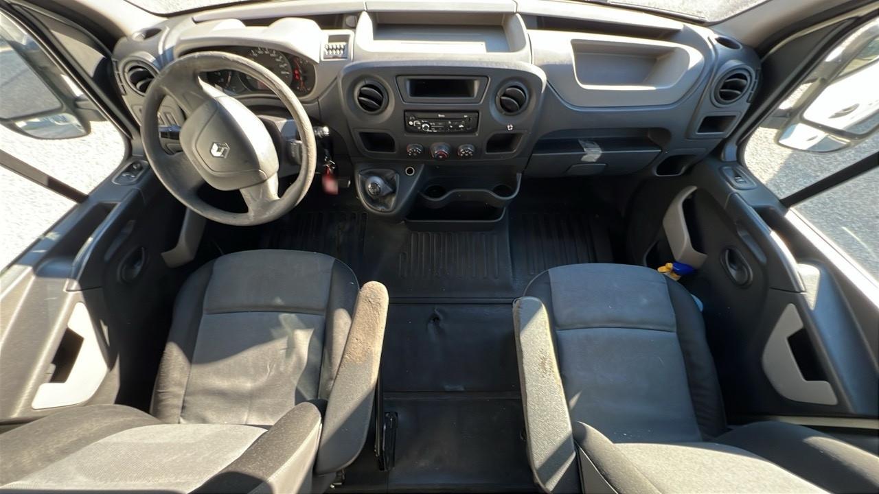 Minibus 9 posti Renault Master Trasporto Disabili