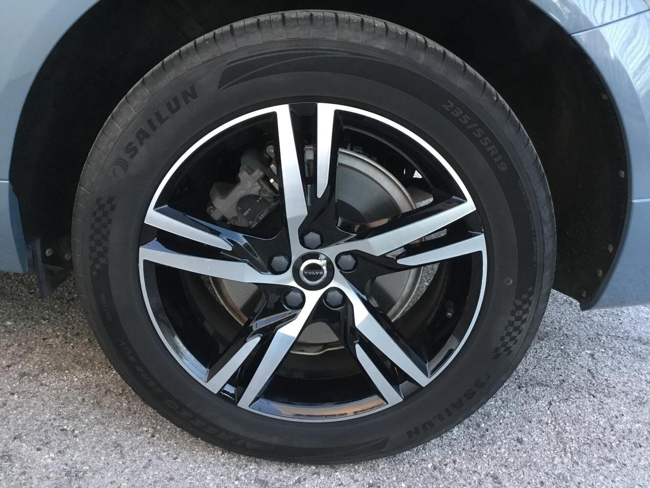 Volvo XC60 B5 (d) AWD AUT. R-DESIGN