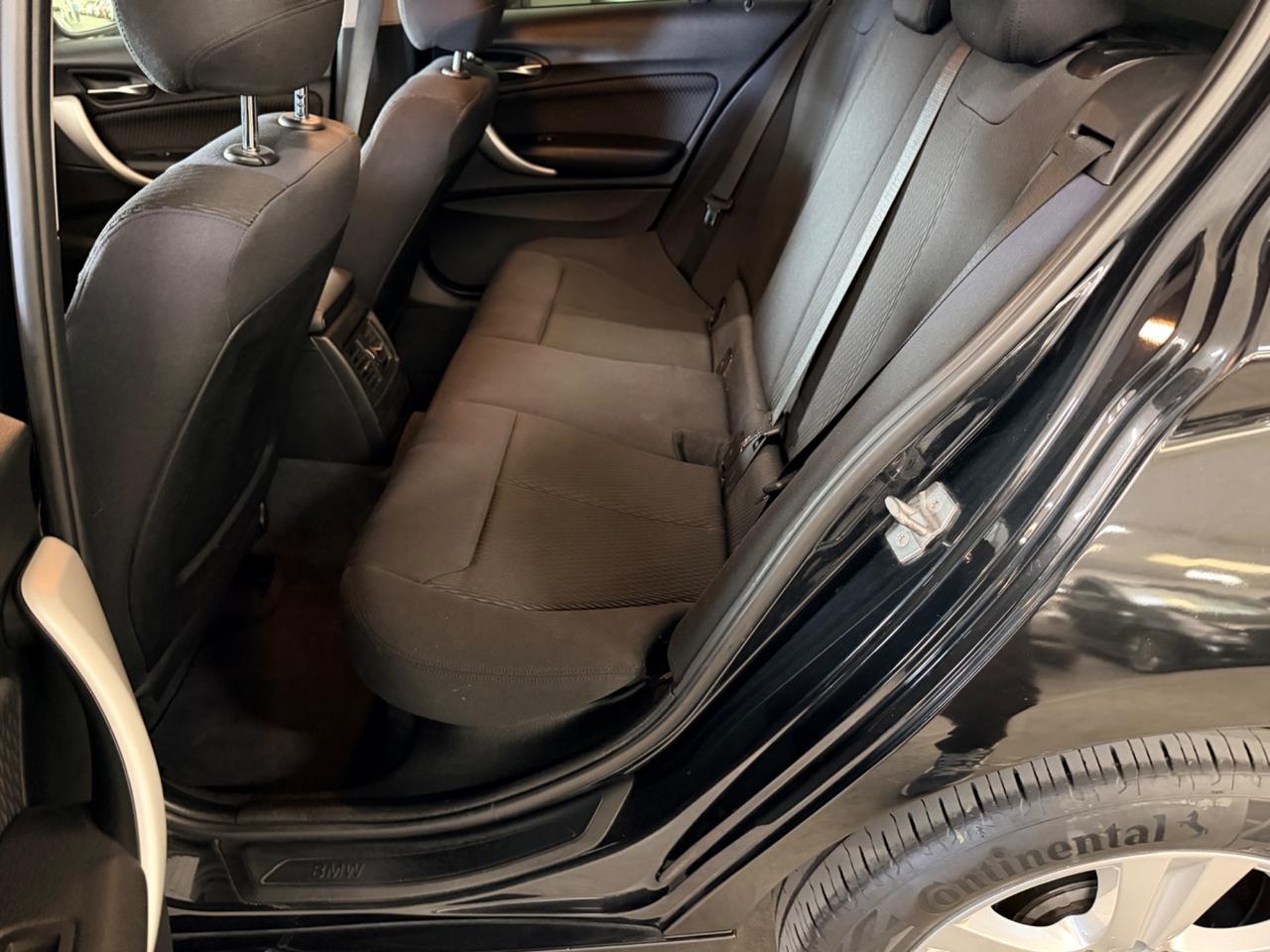 Bmw 120 120d 5p. Unique