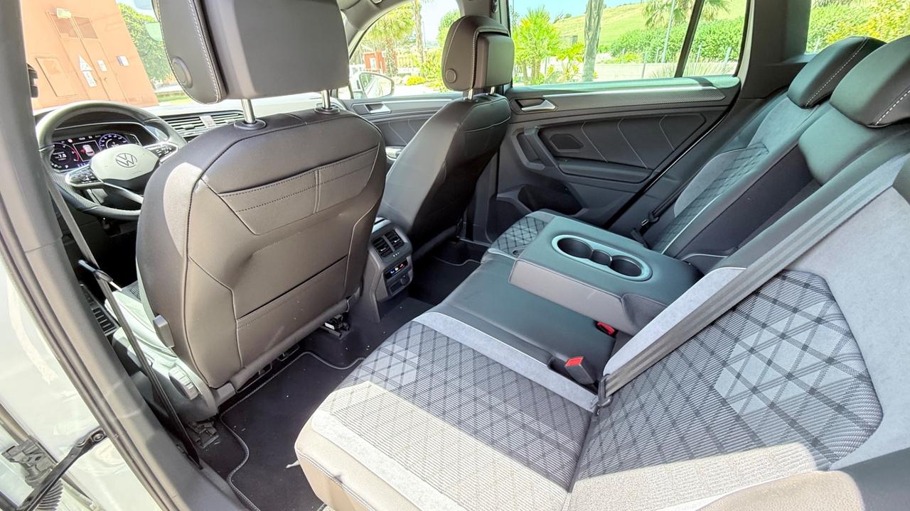 Volkswagen Tiguan 2.0 TDI 150 CV SCR DSG R-Line