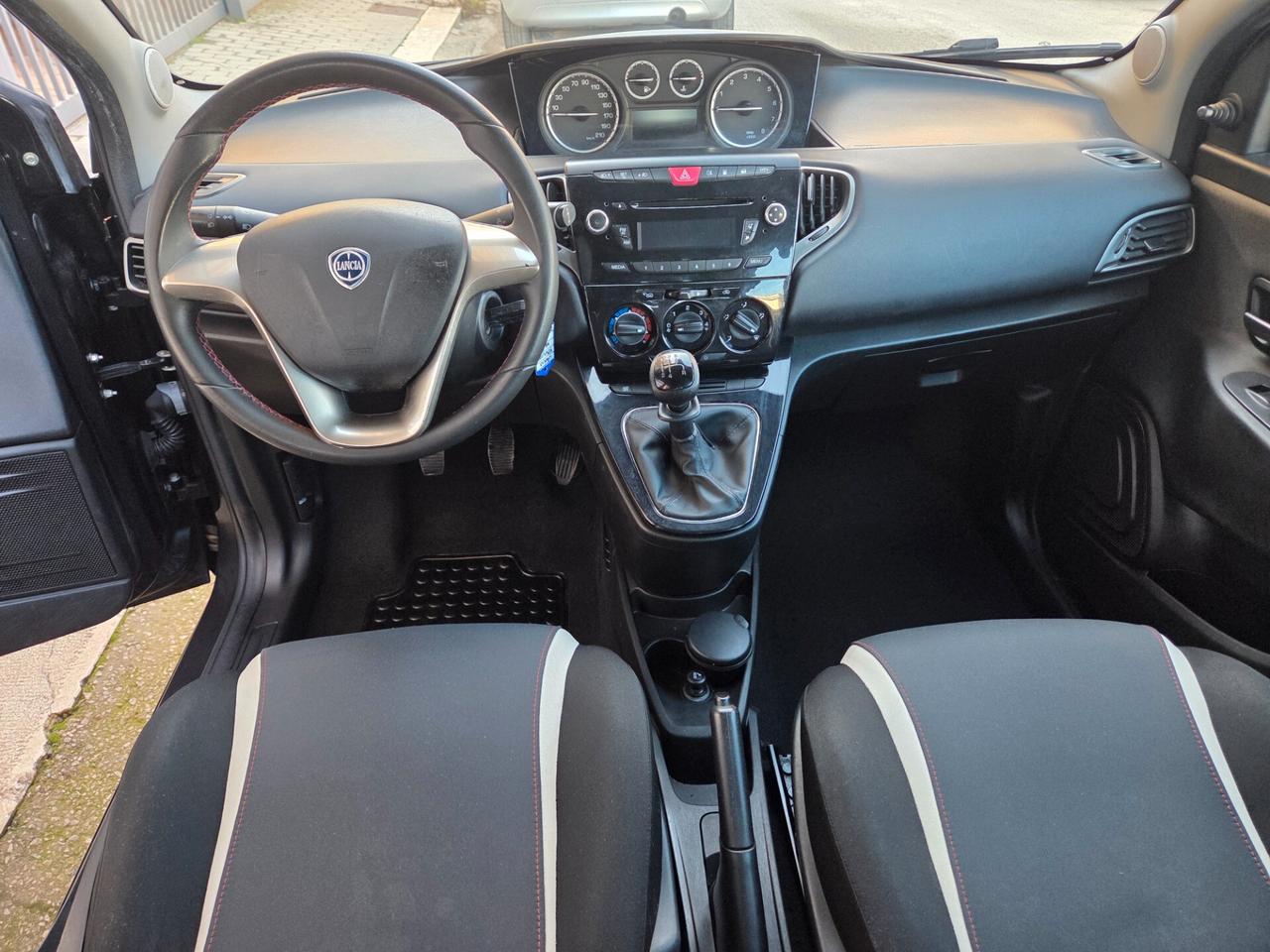 LANCIA YPSILON 1.2 BENZINA 70 CV GPL KM 99000 CERTIFICATI