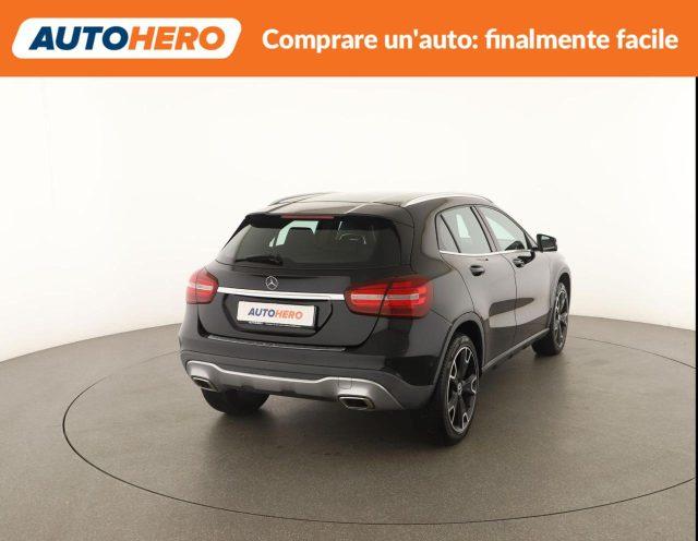 MERCEDES-BENZ GLA 200 Sport