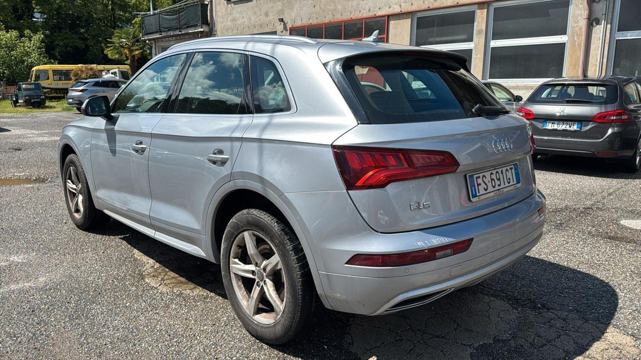 Audi Q5 2.0 TDI 150 CV Business