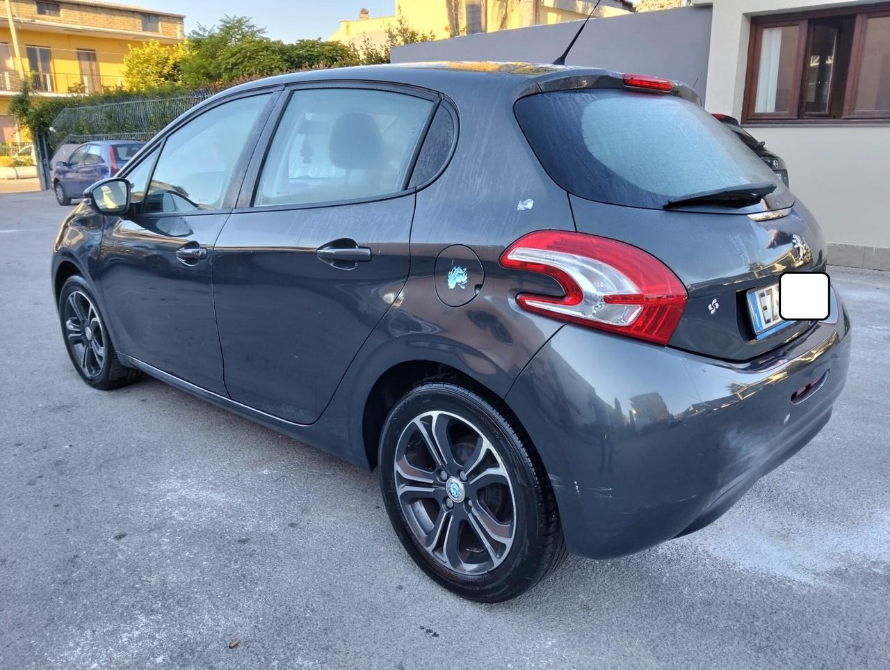Peugeot 208 1.4 HDi 68 CV 5 porte Allure 2015