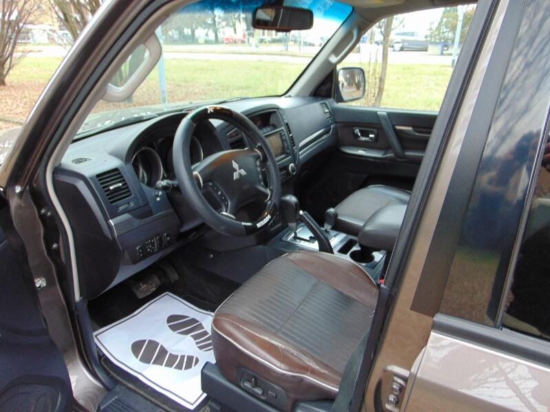 MITSUBISHI Pajero (2006-2009) Pajero 3.2 DI-D 1...