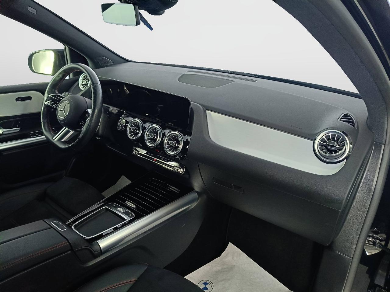 Mercedes-Benz Classe B - W247 2023 - B 180 d AMG Line Premium auto