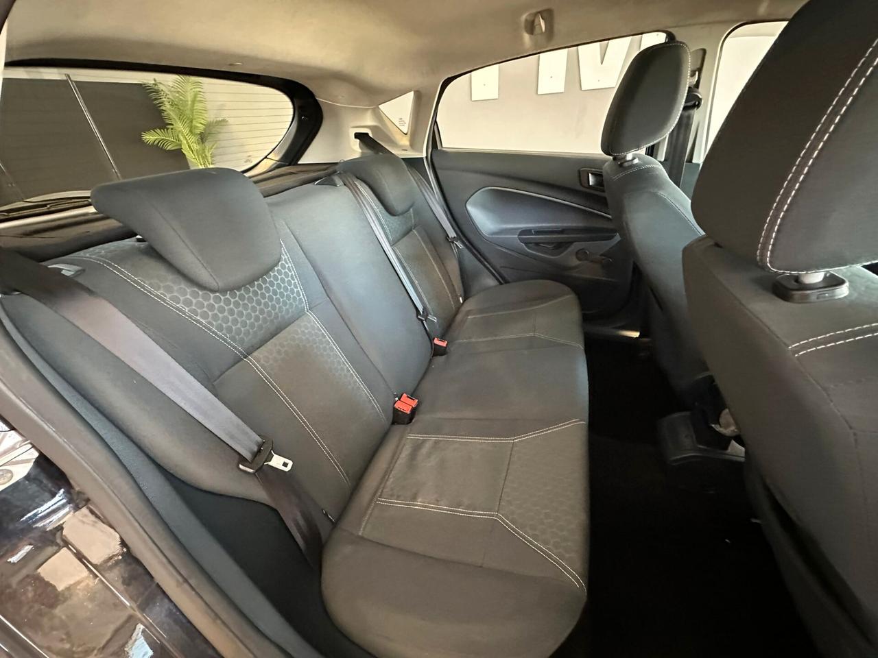 Ford Fiesta 1.4 TDCi 68CV 5 porte Titanium