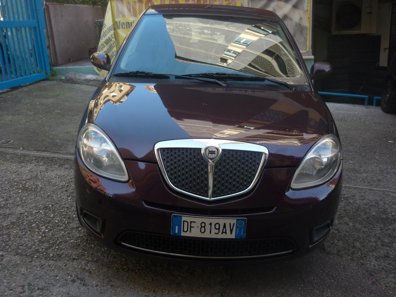 Lancia Ypsilon 1.2 Oro Giallo