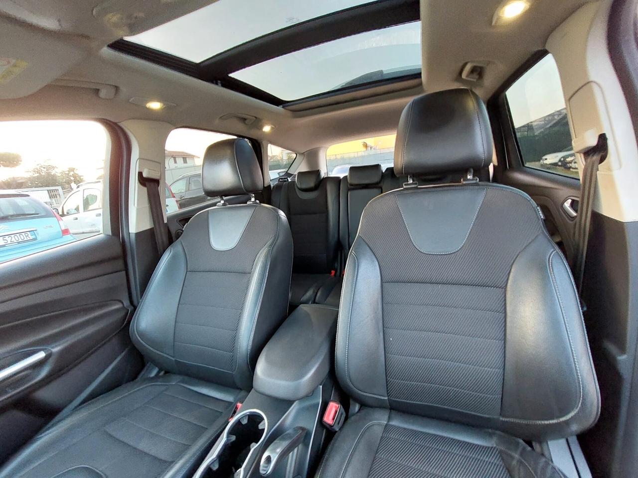 Ford Kuga 2.0 TDCI 150 CV S&S 4WD Powershift Titanium