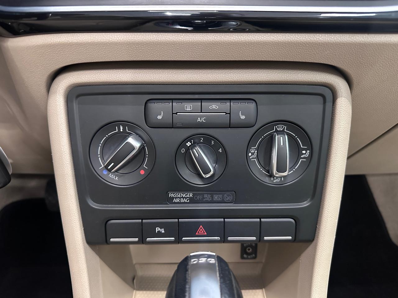 Volkswagen Maggiolino Cabrio 1.6 tdi Design 105cv dsg