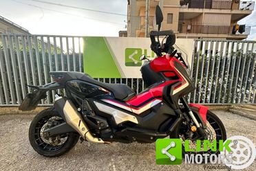 HONDA X-ADV 750 .