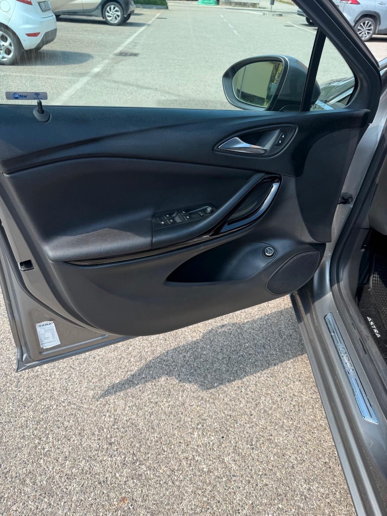 Opel Astra Sports Tourer 1.6 cdti 1.5 dci - NEOP. - NAV. - 12 MESI DI GARANZIA -