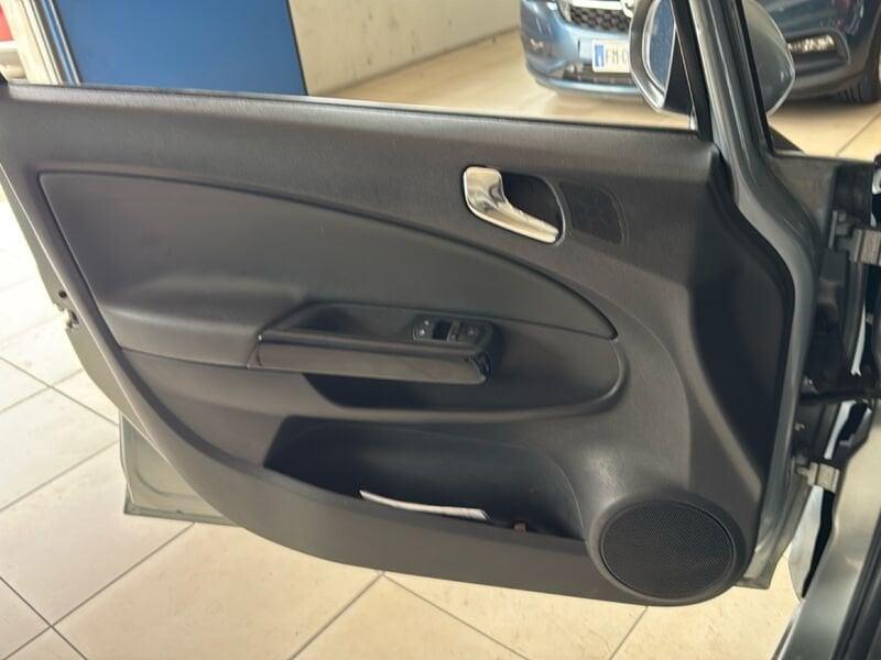 Opel Corsa 1.2 85cv Ecotec GPL