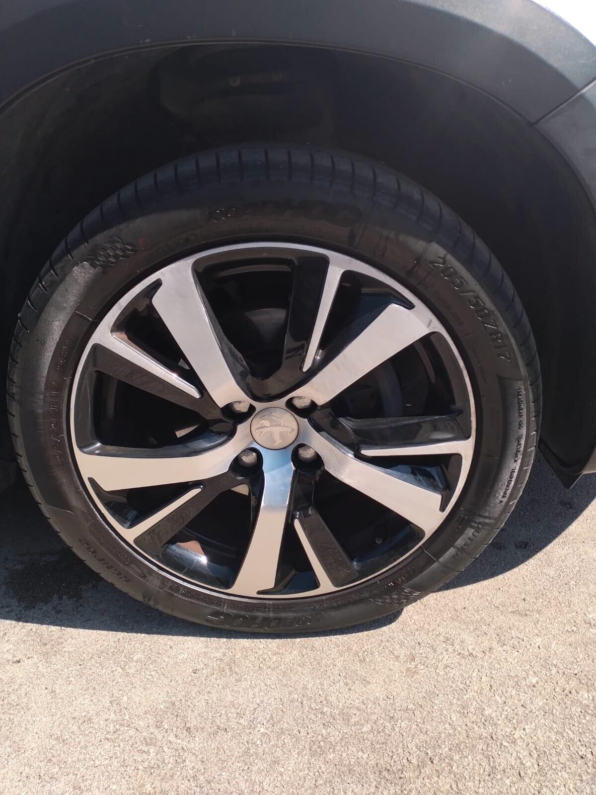 Peugeot 2008 PureTech Turbo 110 S&S Allure