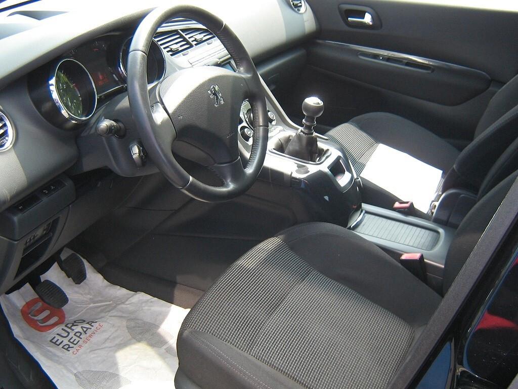 Peugeot 5008 1.6 HDi 112CV Family