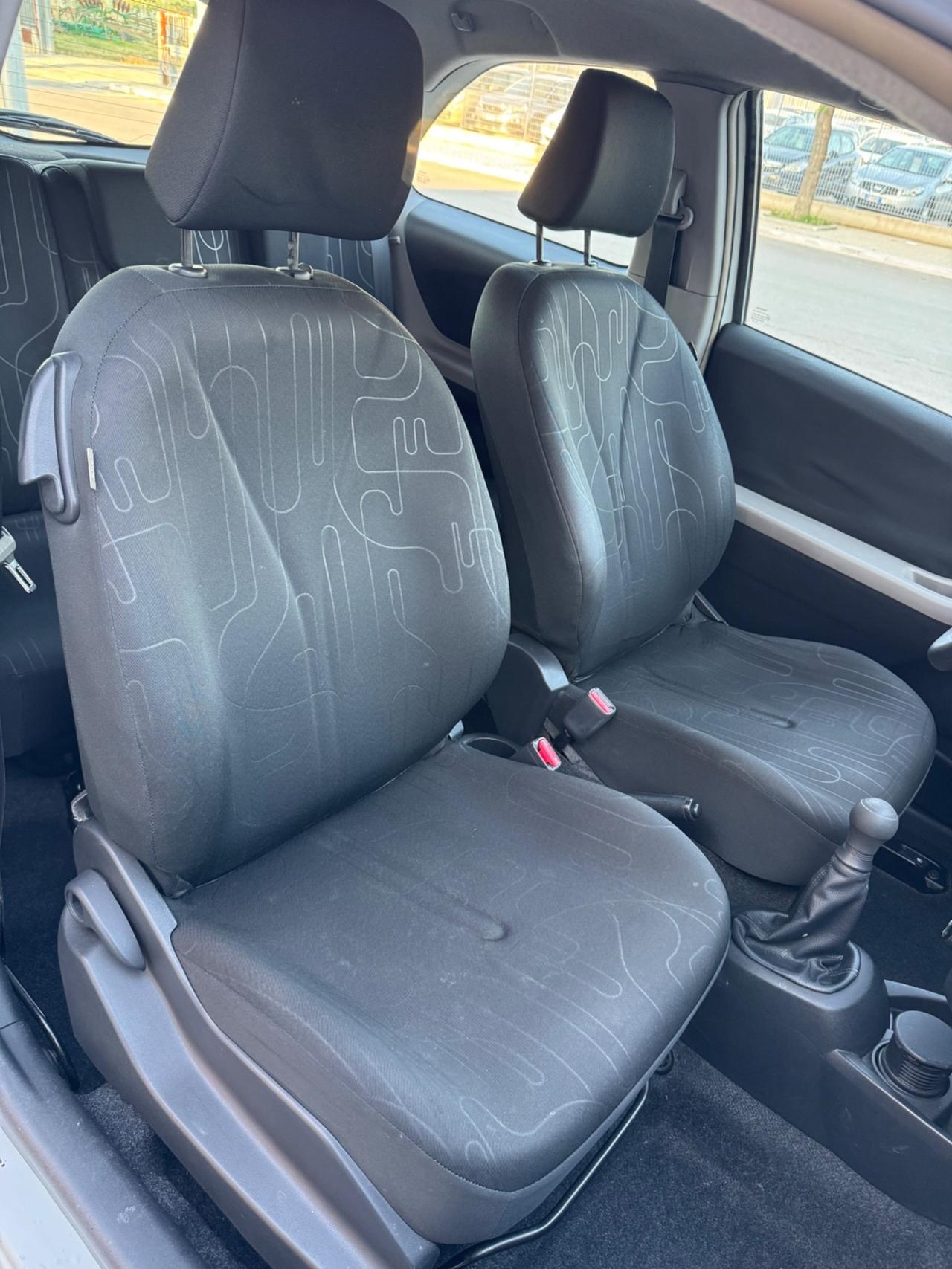 Toyota Yaris 1.0 5 porte