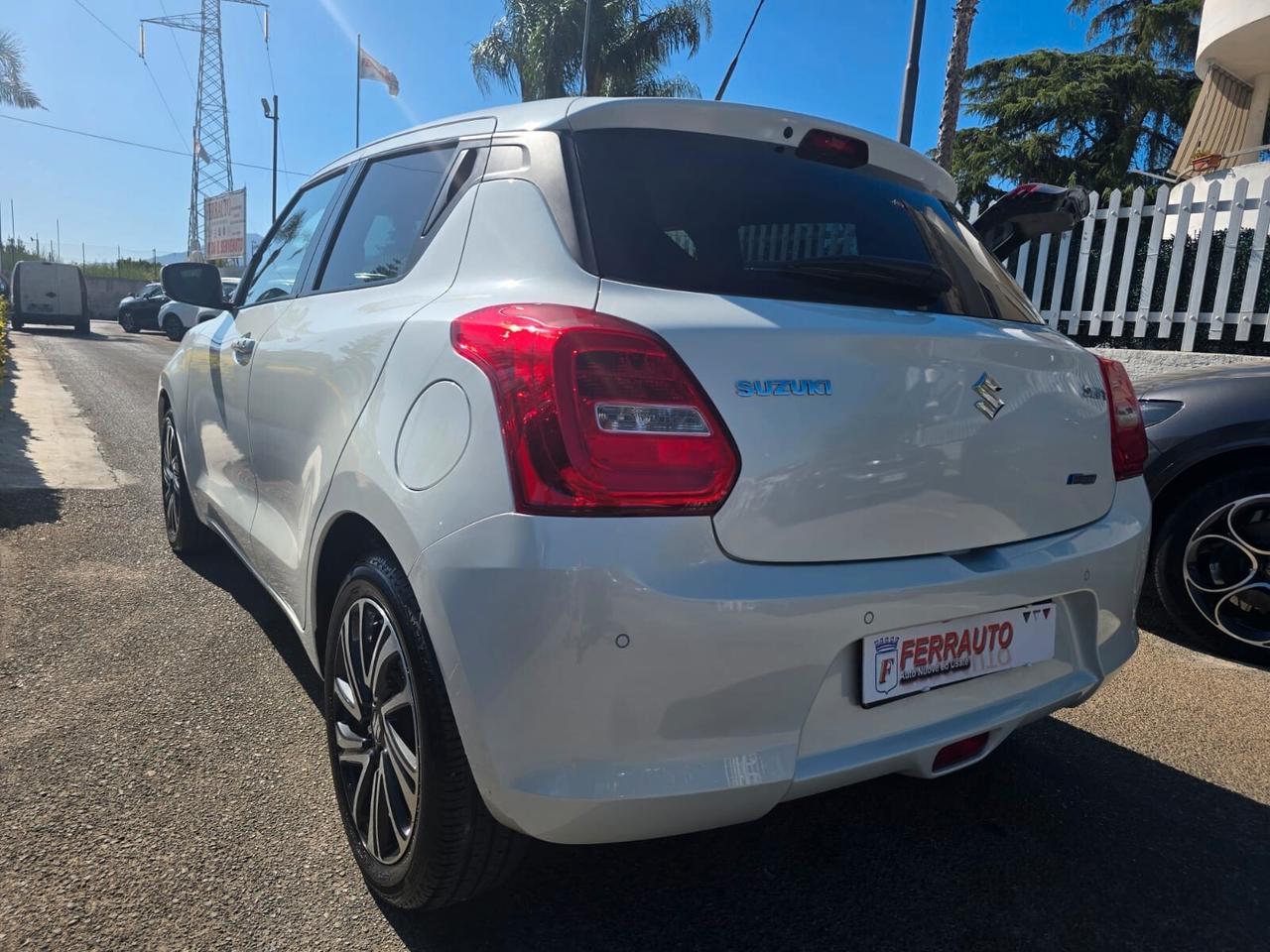 SUZUKI SWIFT 1.2 HYBRID 83CV TOP EDITION FULL PERLATO