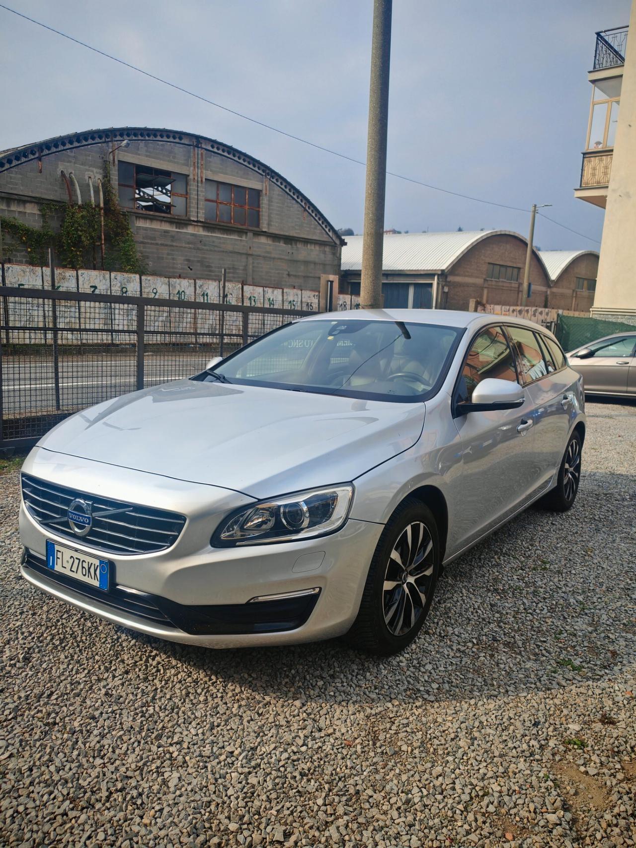 Volvo v60 17' autocarro iva esposta