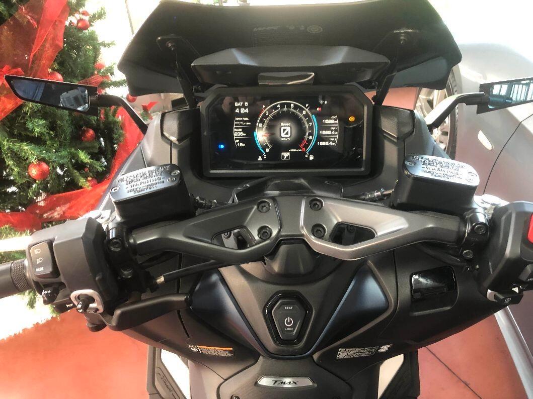 Yamaha TMAX 560