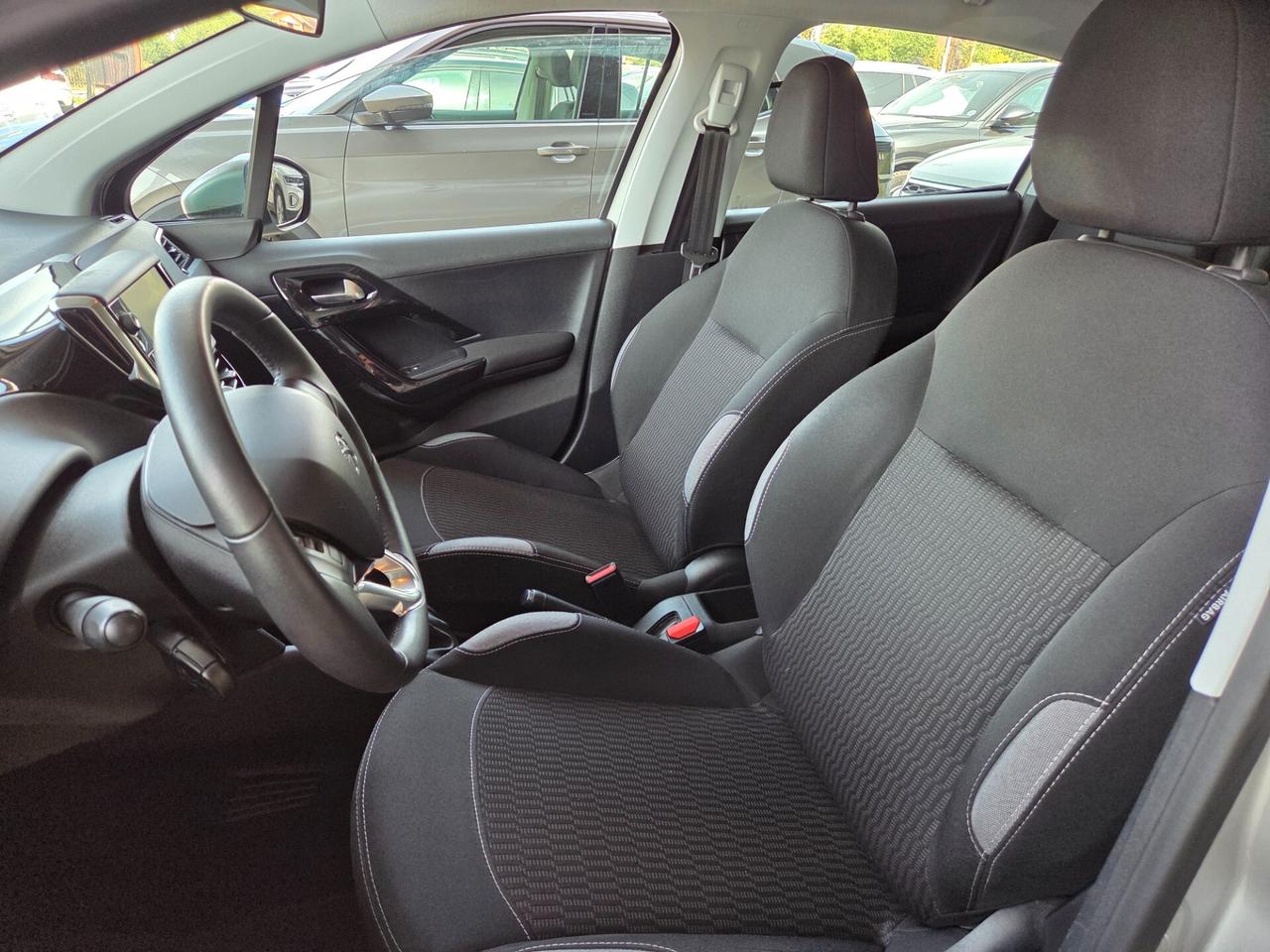 Peugeot 208 PureTech 82 5 porte Allure