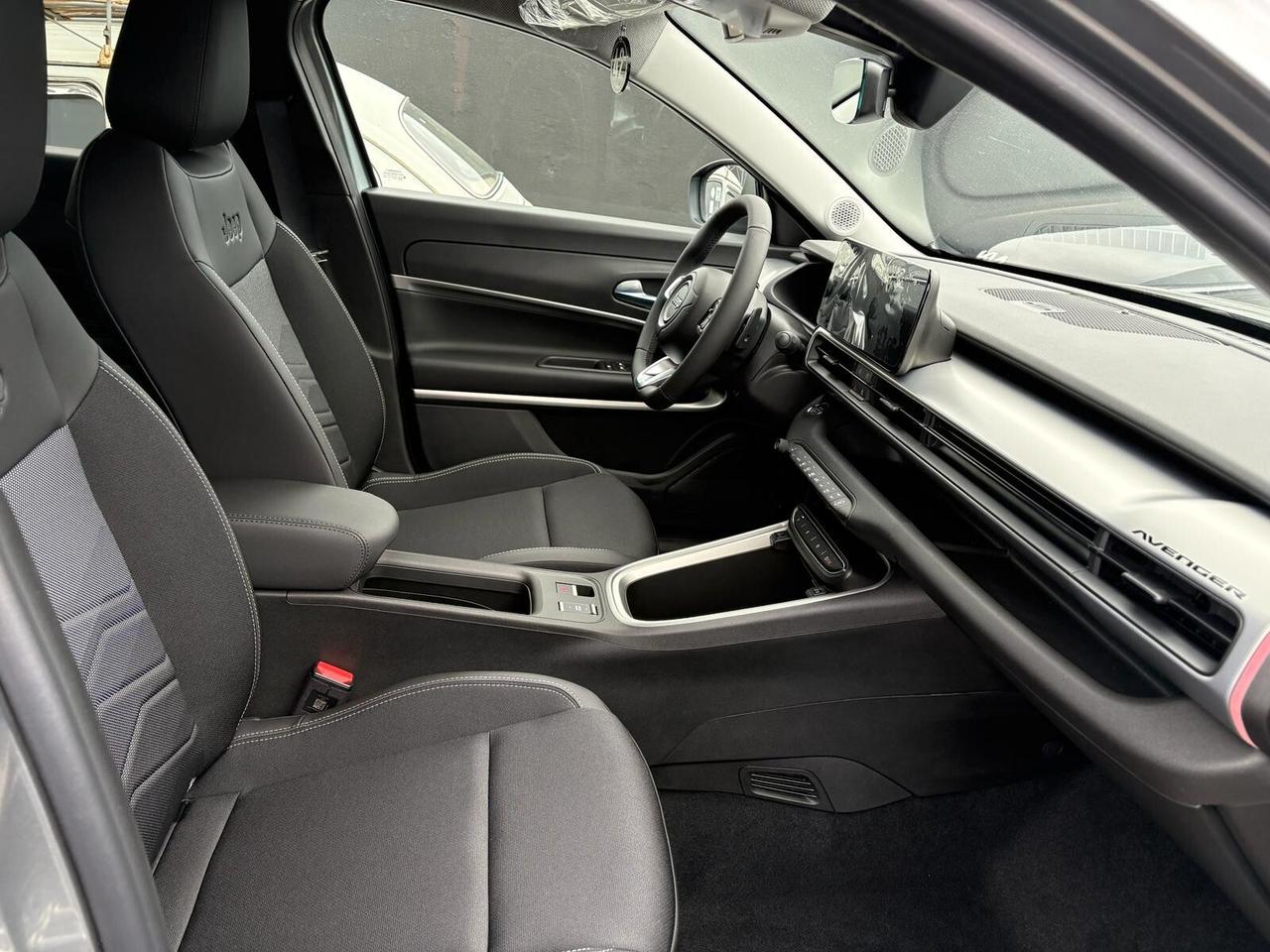 Jeep Avenger 1.2 Turbo 100 CV MHEV Summit