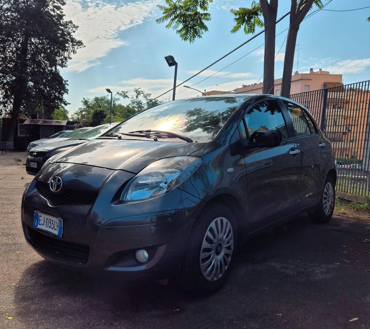Toyota Yaris 1.0 5 porte Sol