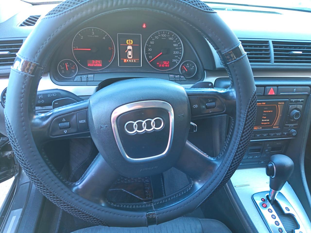 Audi A4 2.0 TDI AUTOMATICA NEOPATENT DISTRIBUZIONE APPENA FATTA